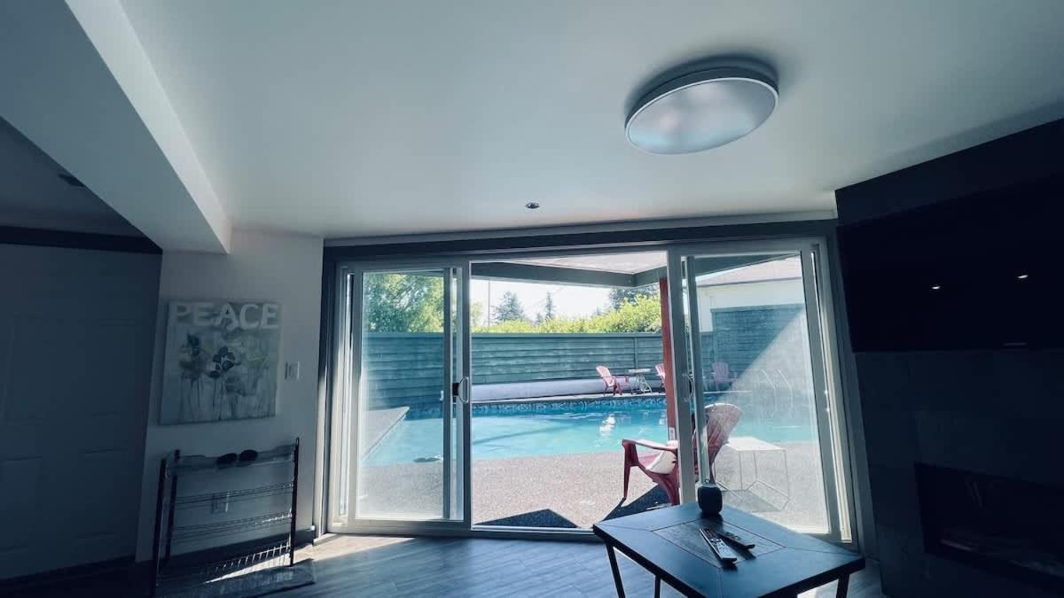 Tranquil Oasis 2 Bedroom Suite With Pool View فكتوريا المظهر الخارجي الصورة